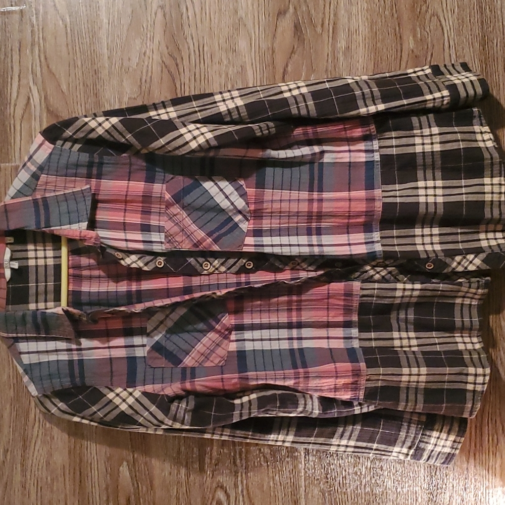 BKE Plaid Button-Down Shirt in Pink, Blue & Black